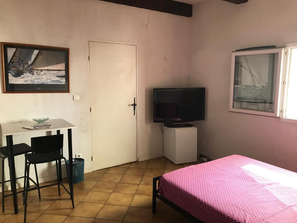 Chambre Climatisee Avec Sdb Privee Dans Une Villa Avec Piscine Ouverte D'Avril A Mi Octobre Marseille Exterior photo
